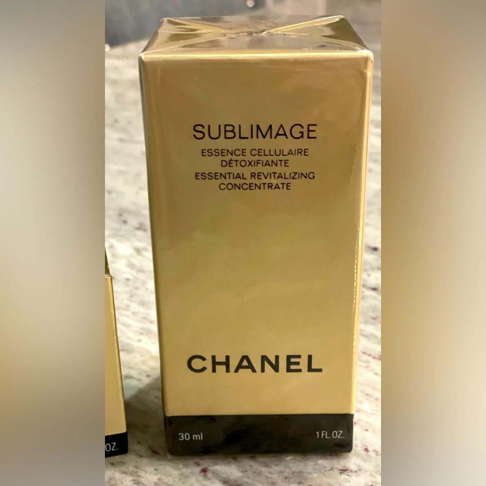 Chanel essence revitalizing d concentrate
